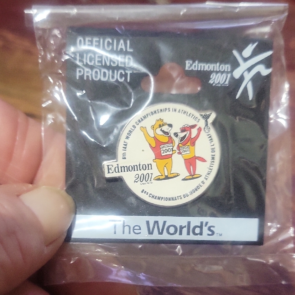 Edmonton 2001 World Championships Pin